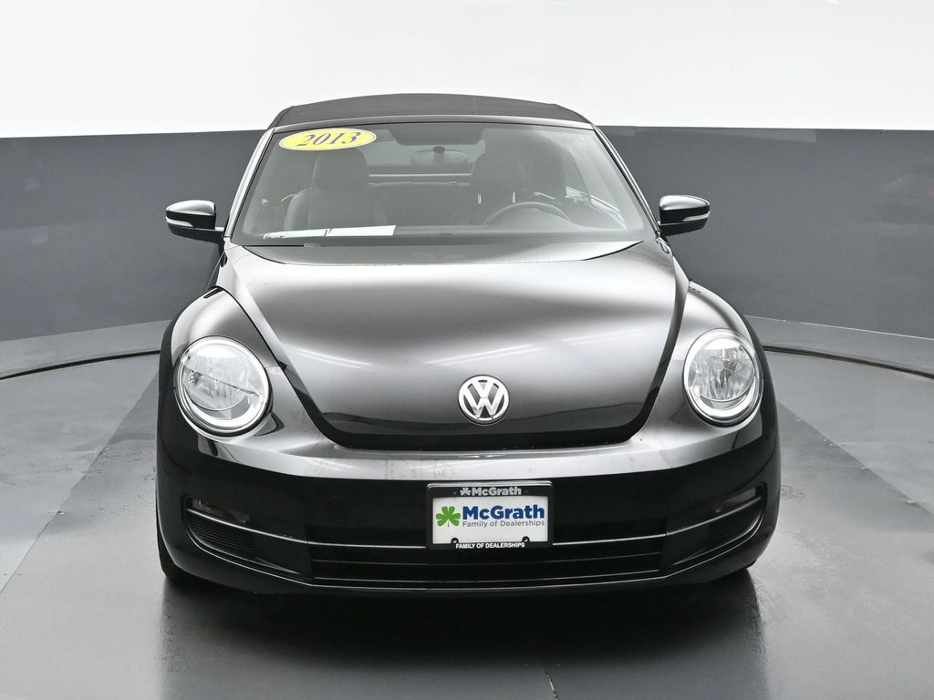 2013 Volkswagen Beetle 2.5L Convertible photo 3