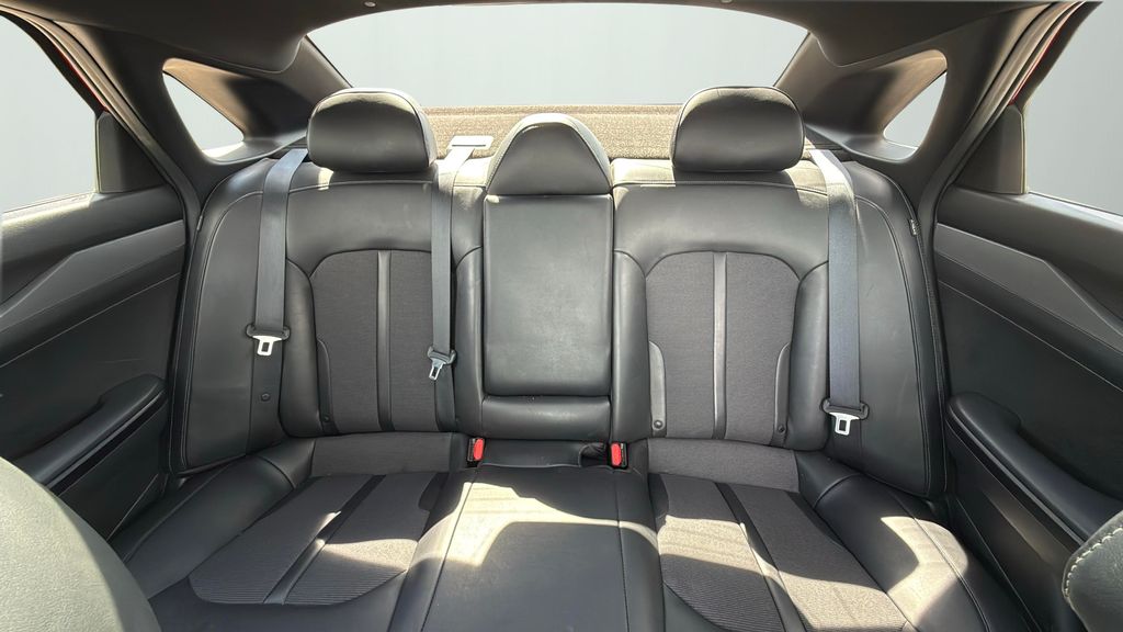 2021 Kia K5 GT-Line photo 10