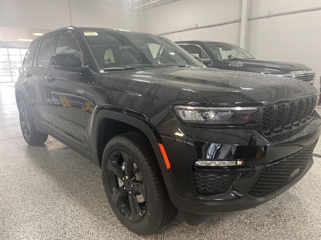 2025 Jeep Grand Cherokee Limited's photo