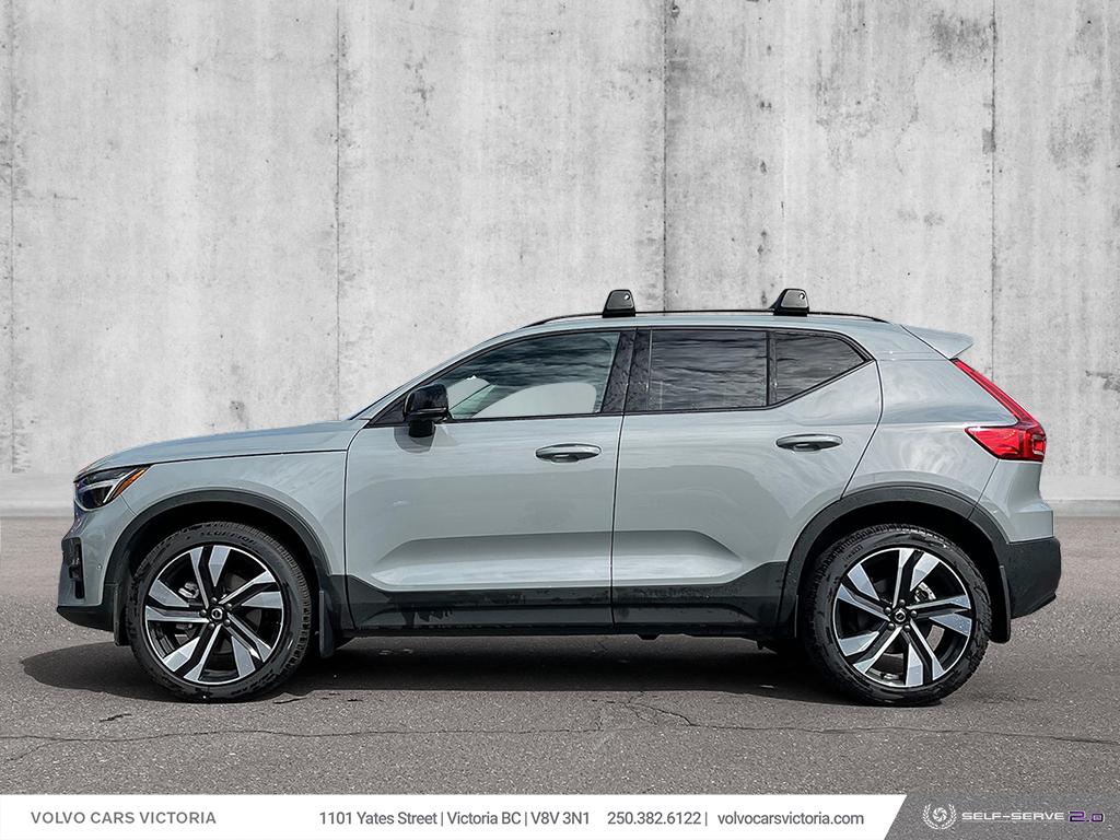 New 2024 Volvo XC40 B5 AWD Plus Dark Theme SUV for Sale 241760 Volvo