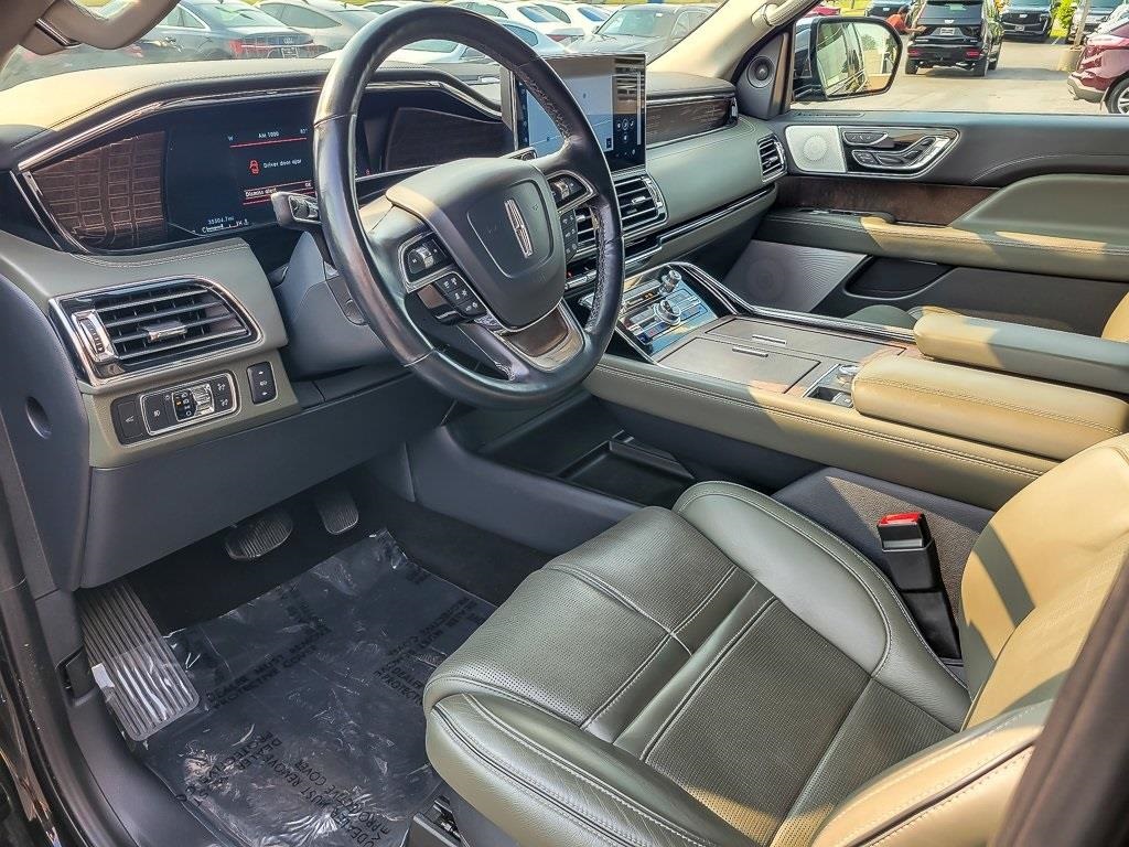 2022 Lincoln Navigator Black Label photo 9