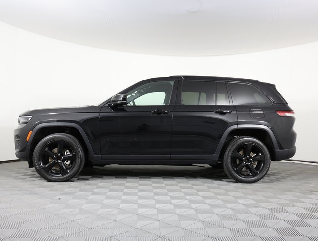 2023 Jeep Grand Cherokee Altitude X photo 2