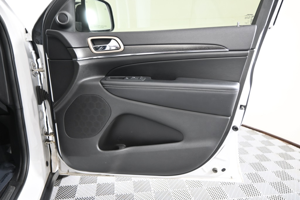 2016 Jeep Grand Cherokee Limited photo 11
