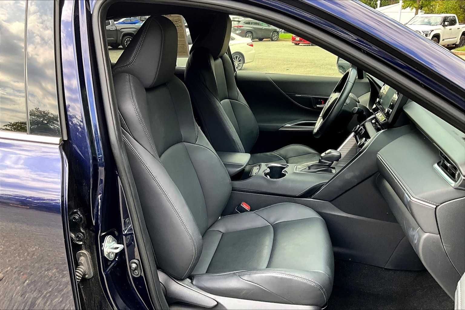 2022 Toyota Venza XLE photo 8