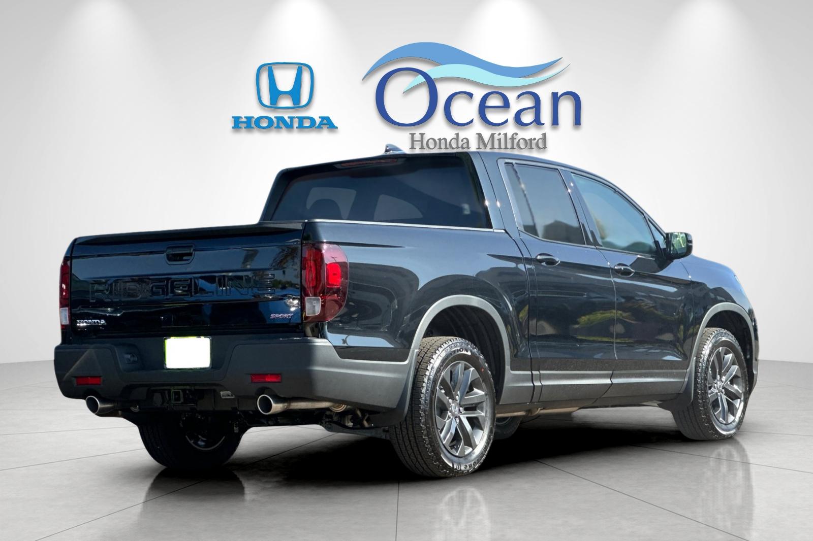 2025 Honda Ridgeline Sport photo 3