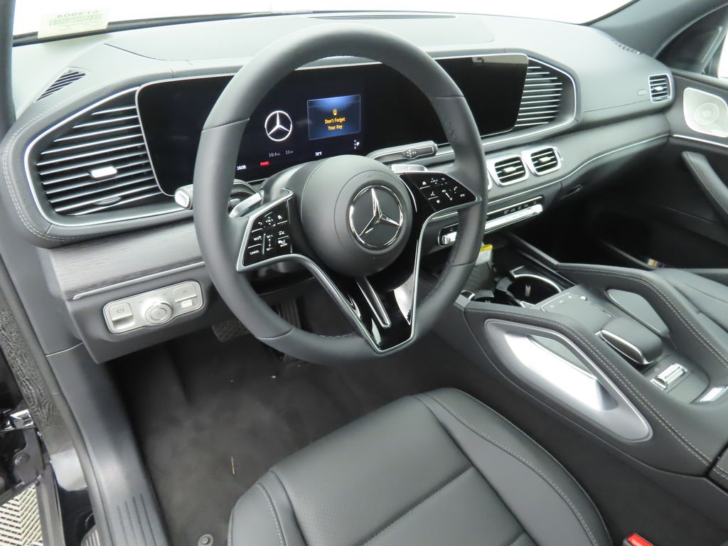 2025 Mercedes Benz GLS 450 4MATIC photo 9