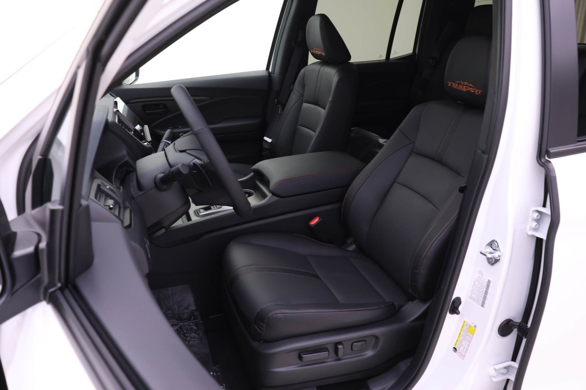 2026 Honda Ridgeline TrailSport photo 2