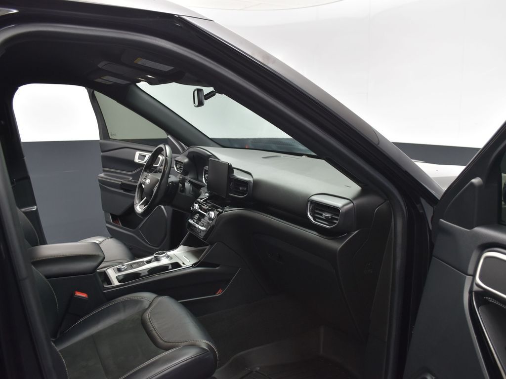 2021 Ford Explorer ST photo 24