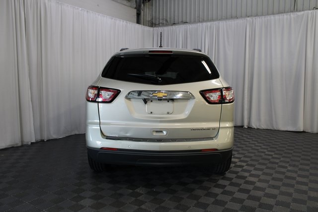 2014 Chevrolet Traverse 1LT photo 4