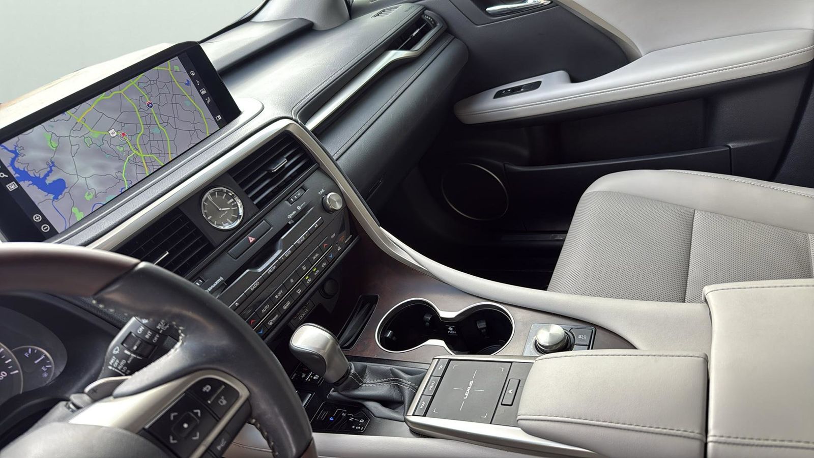 2020 Lexus RX 450h Premium photo 22
