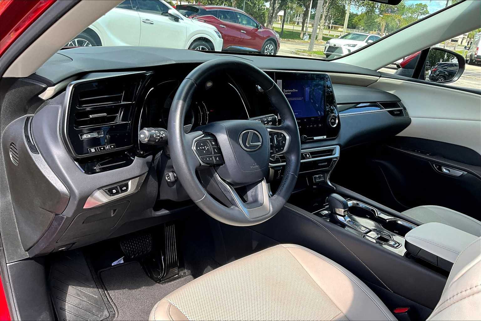 2023 Lexus RX photo 17