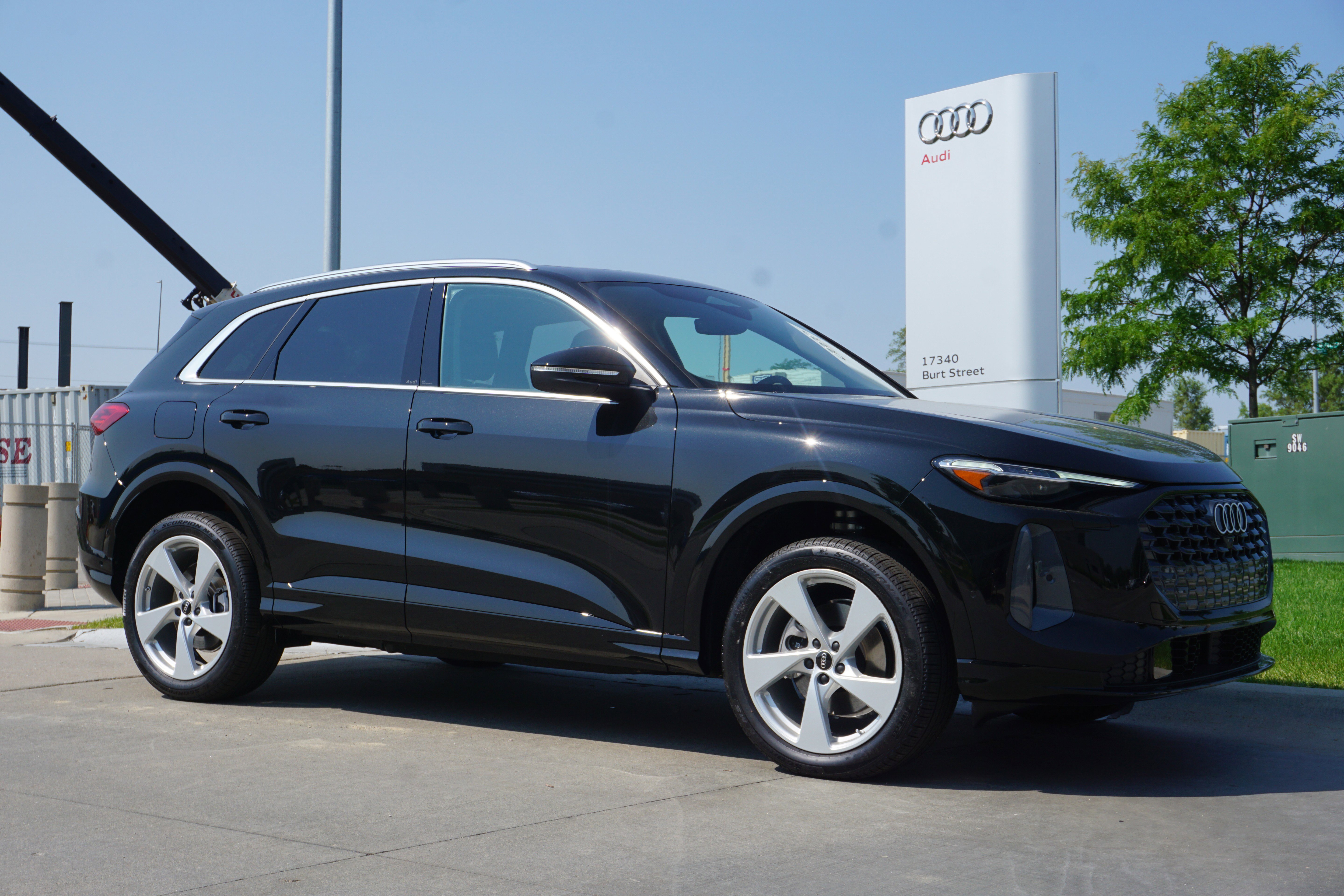 2025 Audi New Q5 Premium Plus's photo