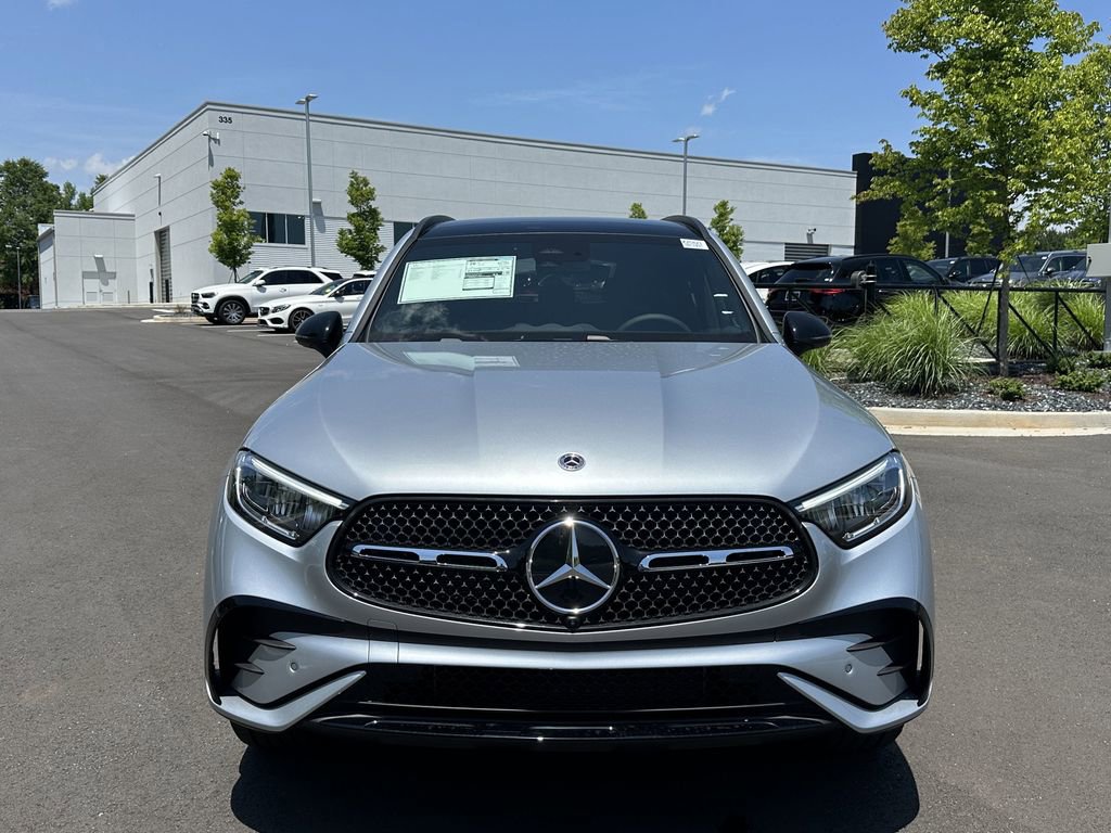 2025 Mercedes Benz GLC 300 4MATIC photo 2