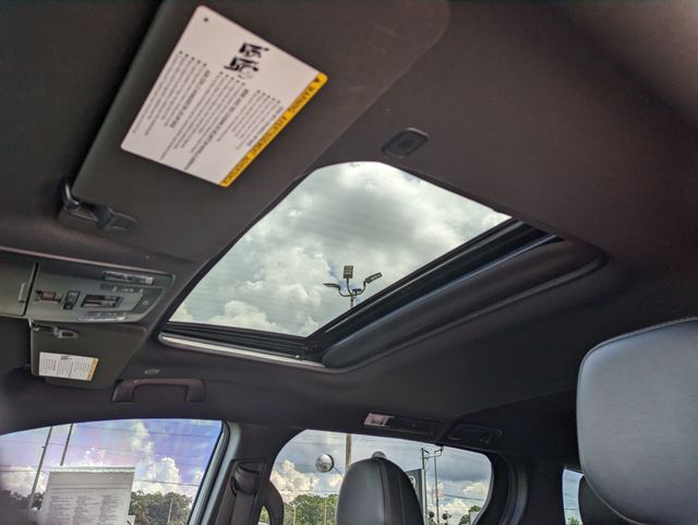 2025 Toyota Sienna Woodland Edition photo 14