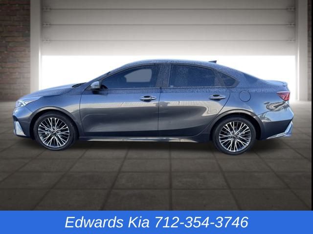 2023 Kia Forte GT-Line photo 4