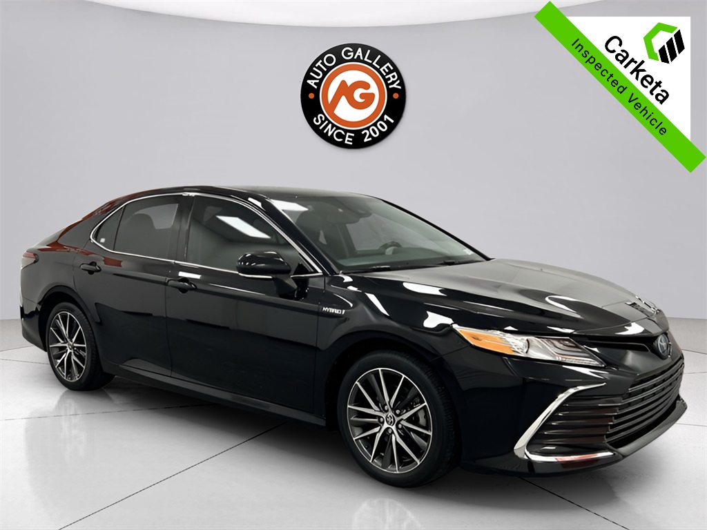 2021 Toyota Camry XLE's photo