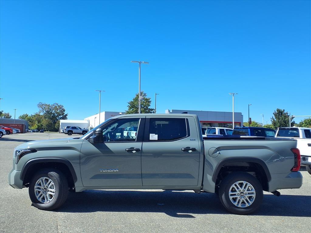 2026 Toyota Tundra SR5 CrewMax photo 2
