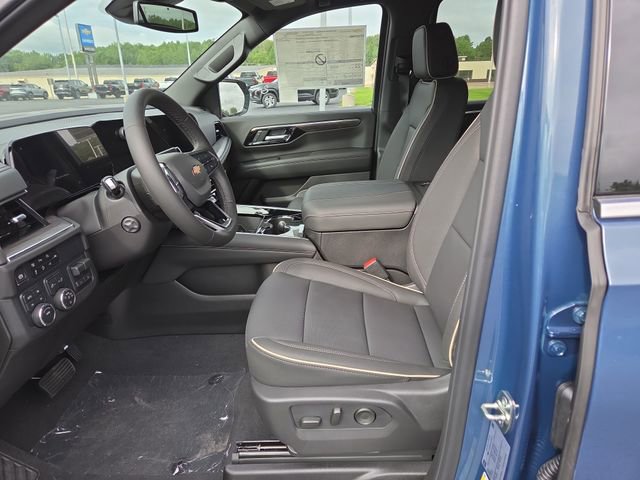 2025 Chevrolet Suburban Premier photo 3