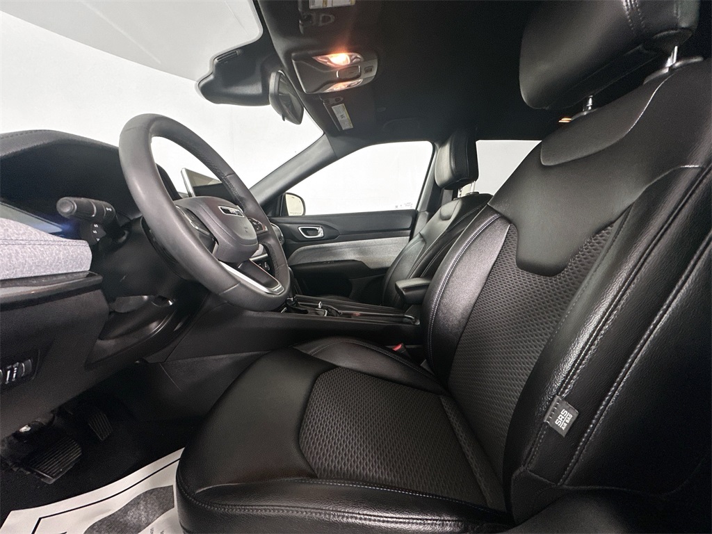 2024 Jeep Compass Latitude photo 15