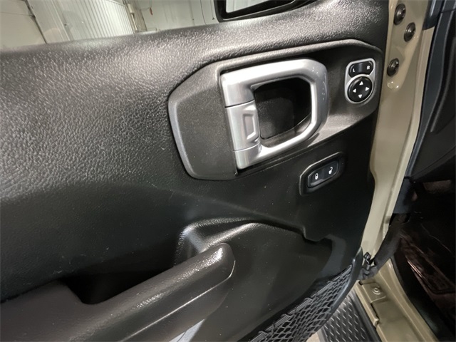2020 Jeep Gladiator Sport photo 18