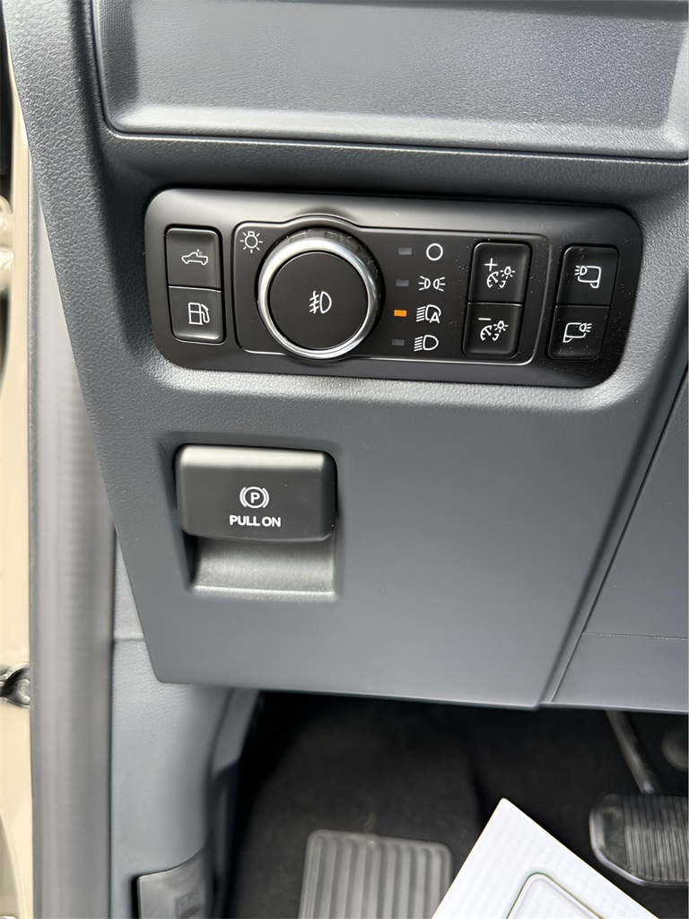 2025 Ford F-150 XLT photo 17