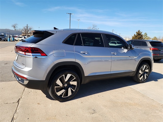 2025 Volkswagen Atlas Cross Sport SE Technology photo 2