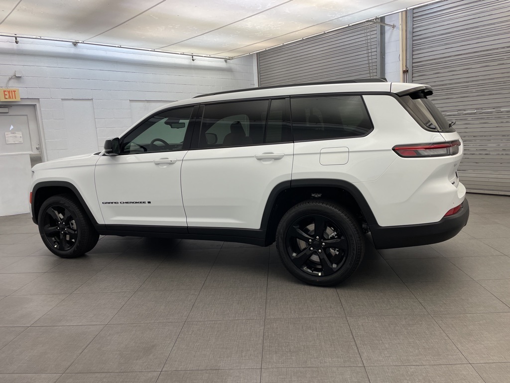 2025 Jeep Grand Cherokee Limited photo 4