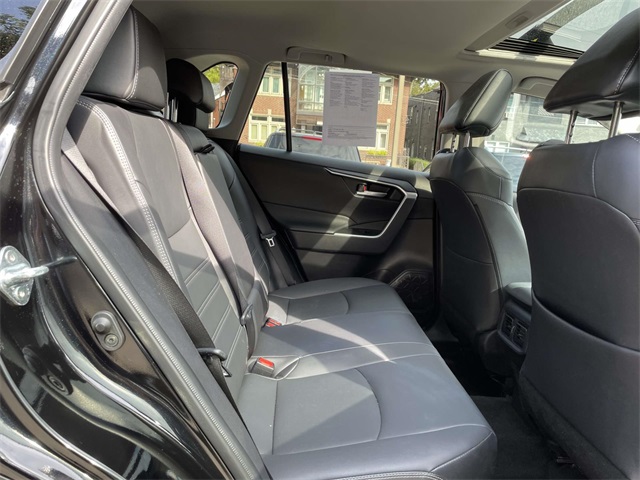 2023 Toyota RAV4 XLE Premium photo 13