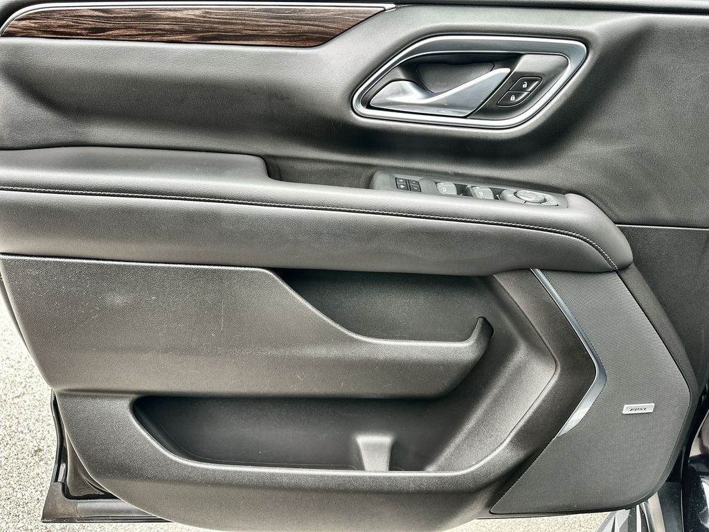 2021 Chevrolet Suburban LT photo 22