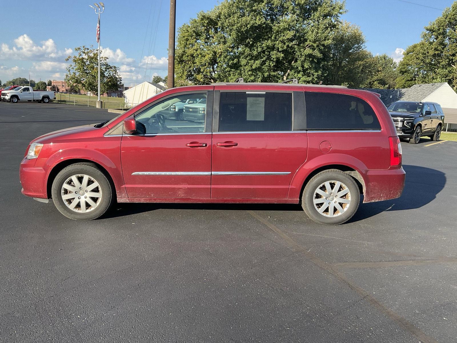 2015 Chrysler Town & Country Touring photo 4