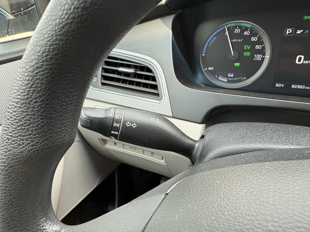 2016 Hyundai Sonata SE Hybrid photo 19