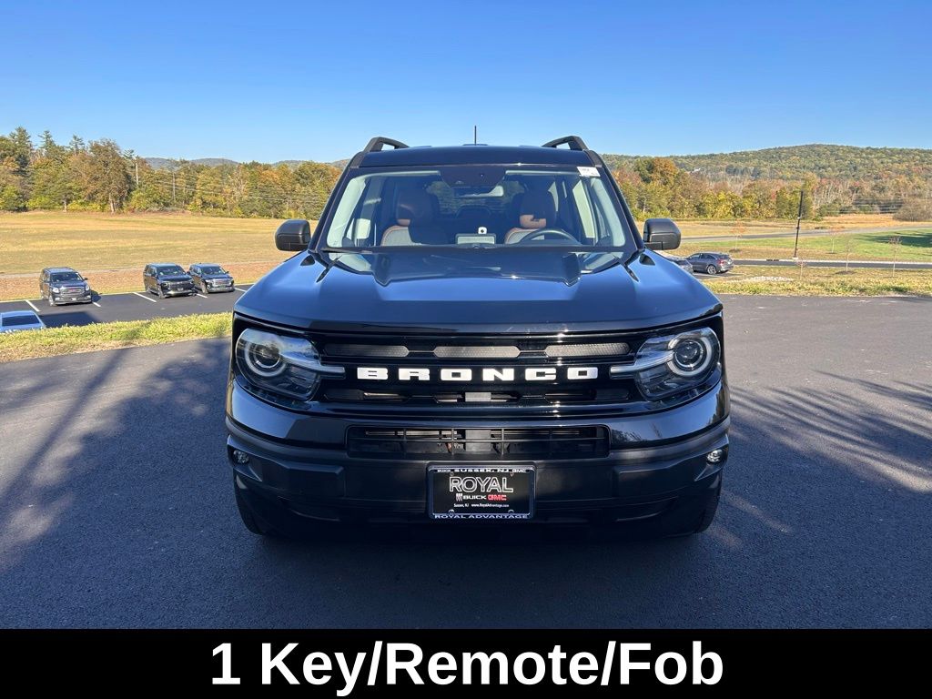 2021 Ford Bronco Sport Outer Banks photo 2