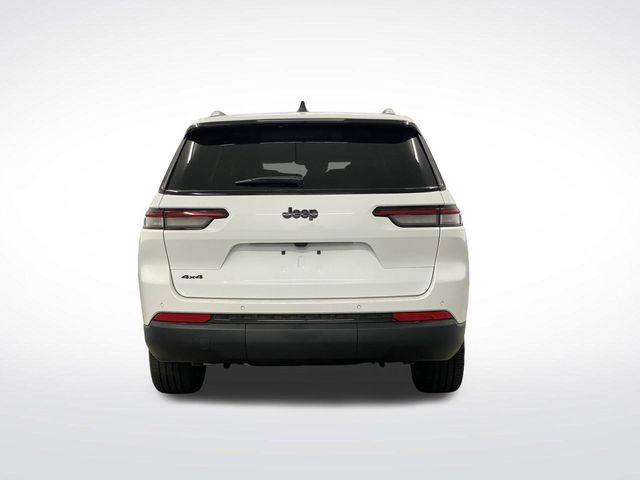 2025 Jeep Grand Cherokee Altitude photo 12