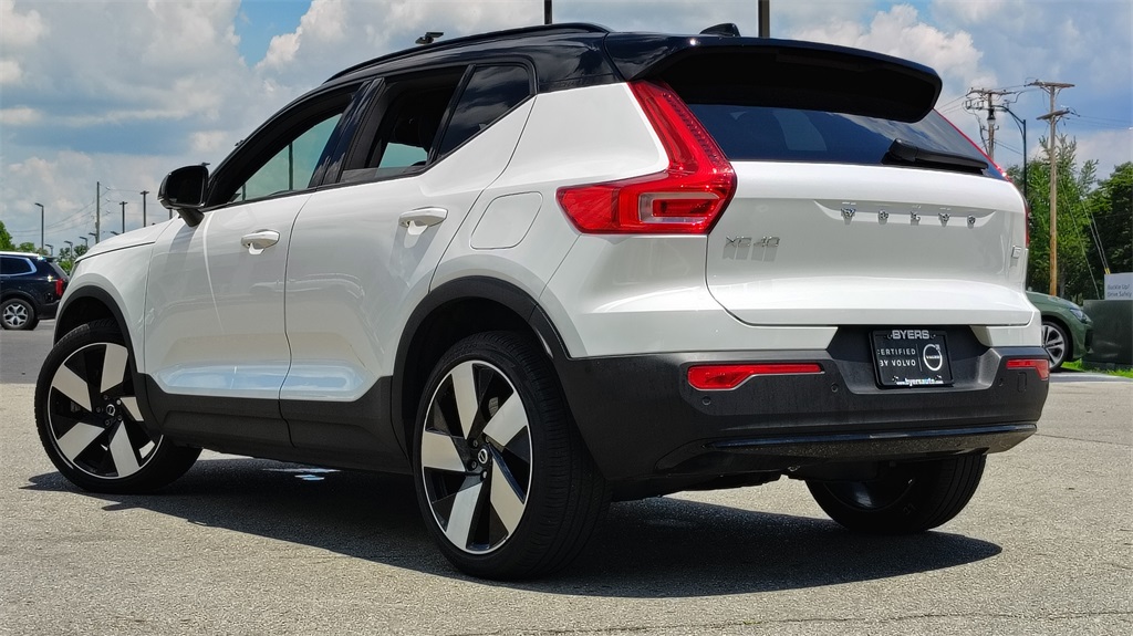 2023 Volvo XC40 Recharge Ultimate photo 3