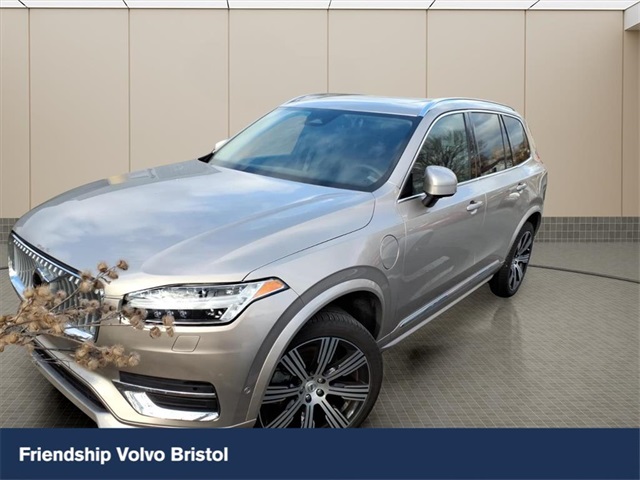 2025 Volvo XC90 Plus's photo