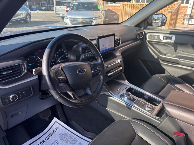 2020 Ford Explorer XLT photo 13