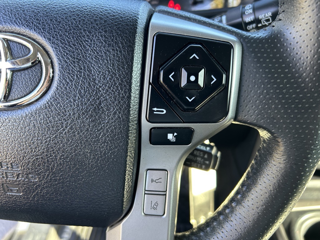 2020 Toyota 4Runner SR5 photo 18