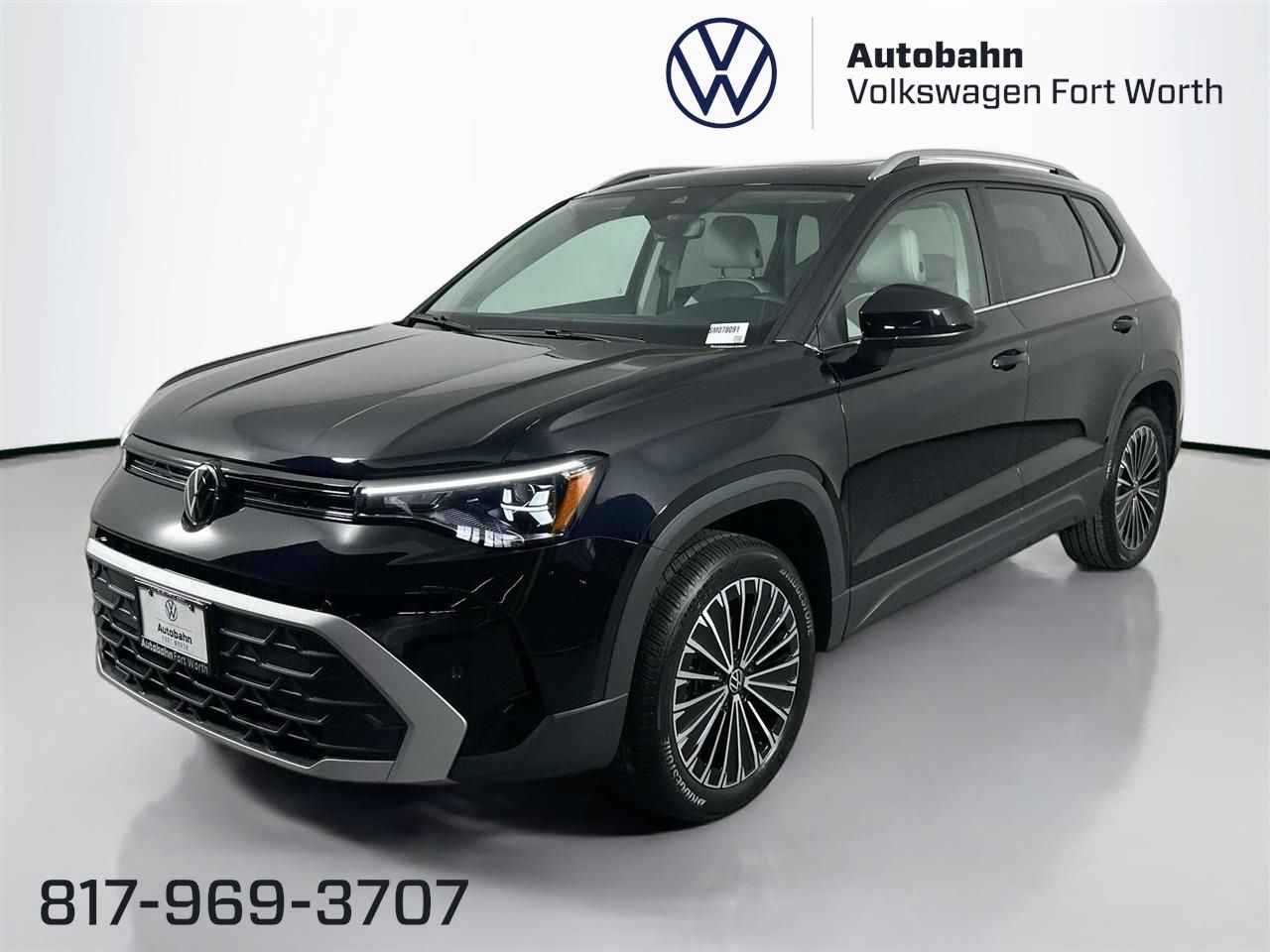 2025 Volkswagen Taos SE's photo