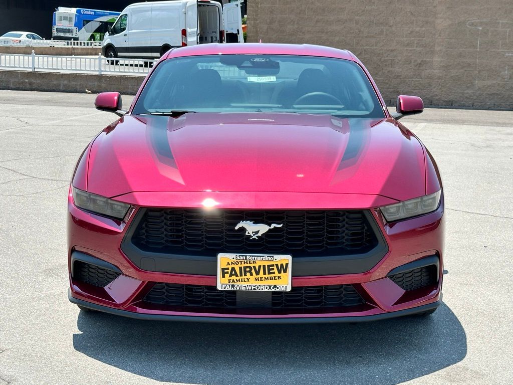 2025 Ford Mustang EcoBoost photo 4