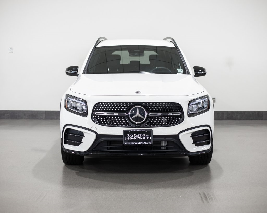 2025 Mercedes-Benz GLB Base's photo