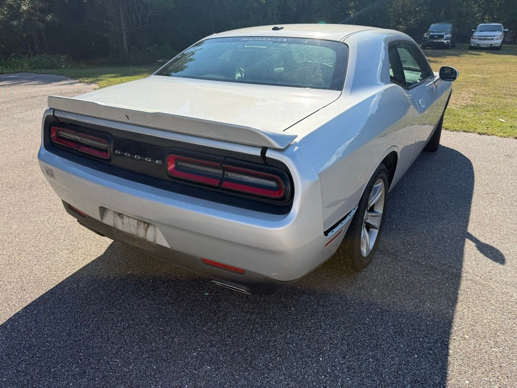 2020 Dodge Challenger SXT photo 2