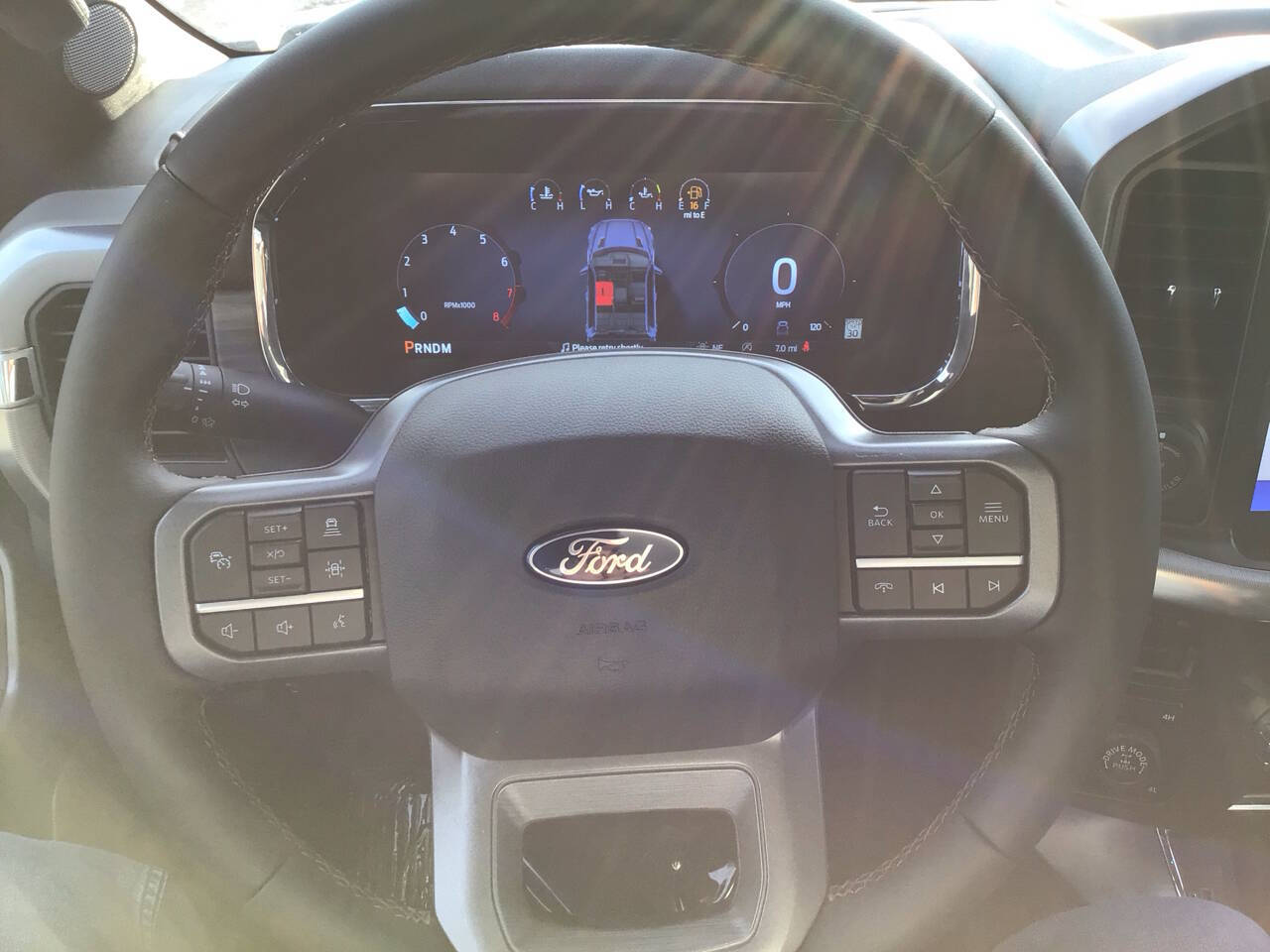 2025 Ford F-150 Lariat photo 14