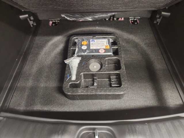 2025 Jeep Compass Latitude photo 4