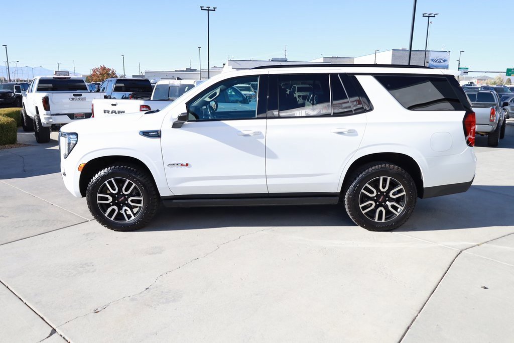 2022 Gmc Yukon AT4 photo 2