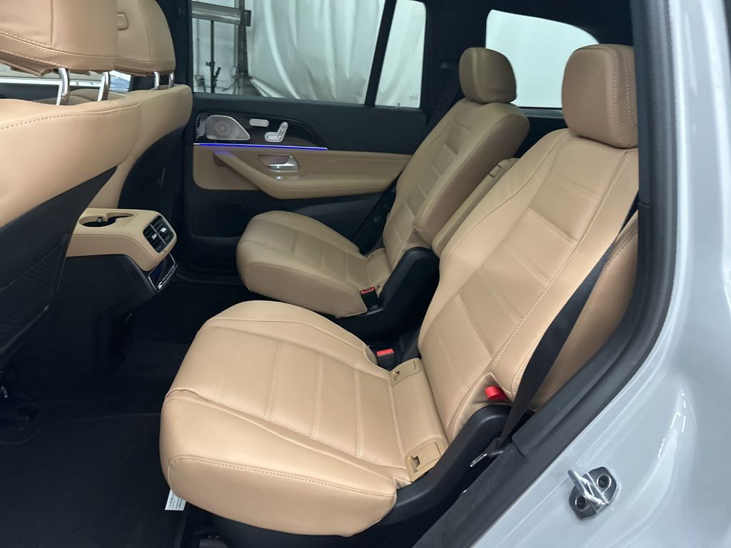 2026 Mercedes Benz GLS 580 4MATIC photo 20