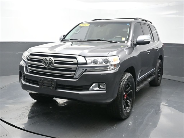 2017 Toyota Land Cruiser Base's photo