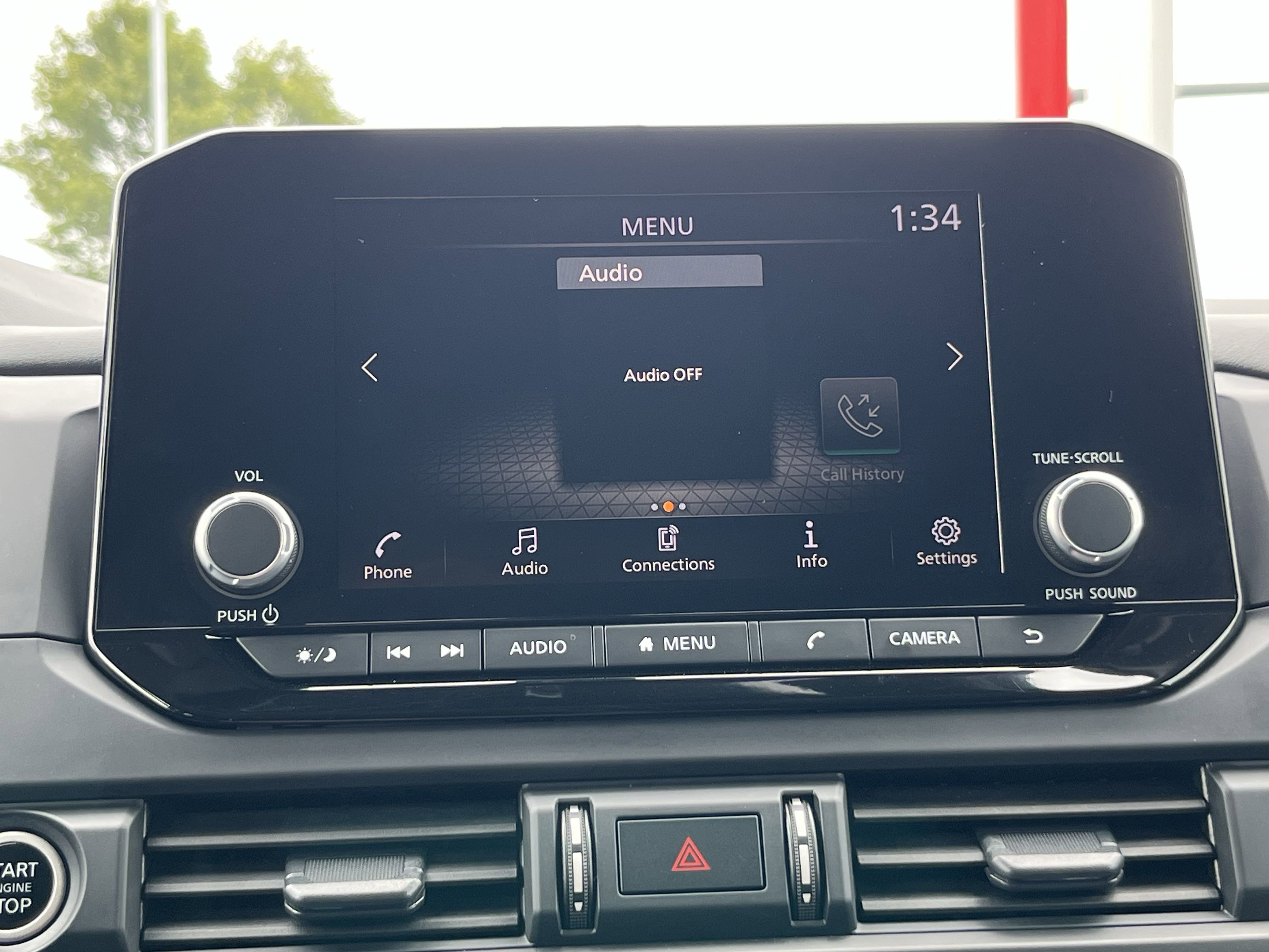 2024 Nissan Pathfinder S photo 10
