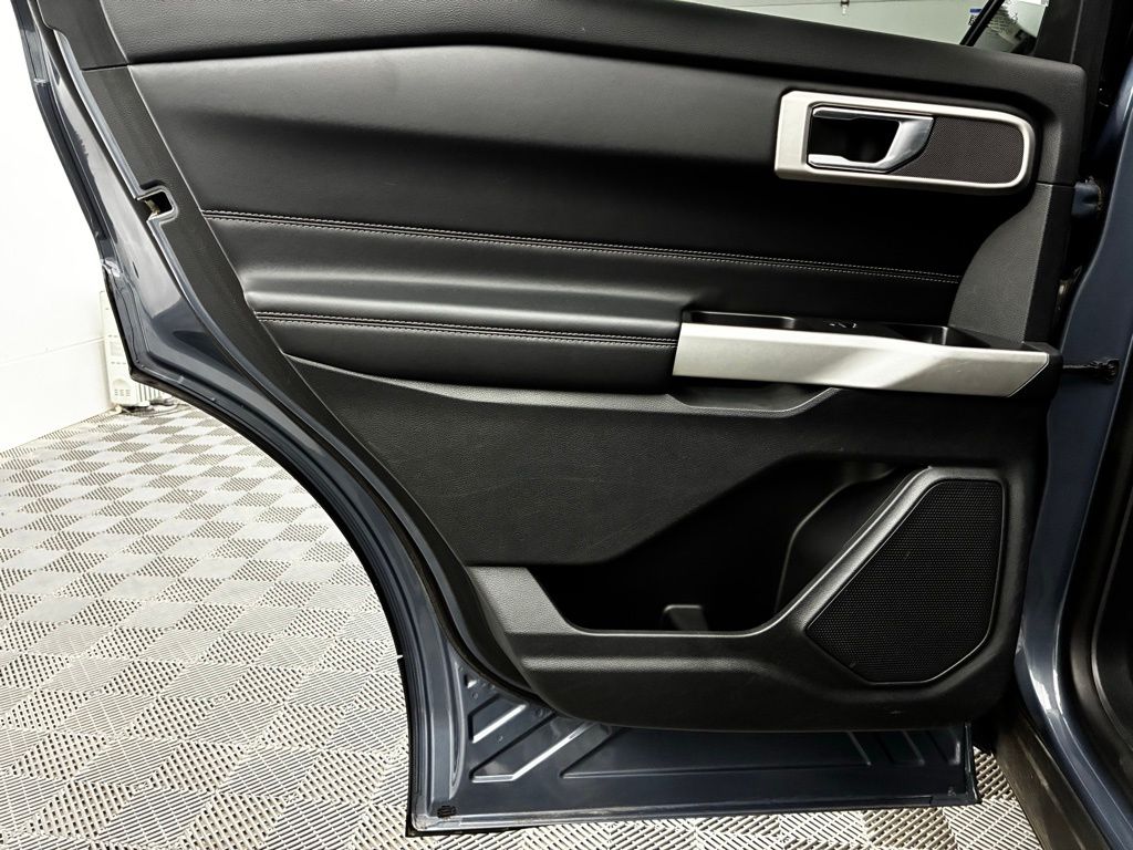 2021 Ford Explorer XLT photo 26