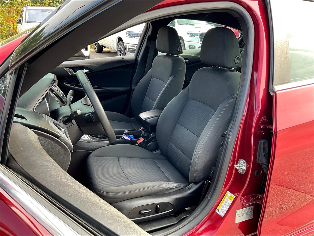 2018 Chevrolet Cruze LT photo 9