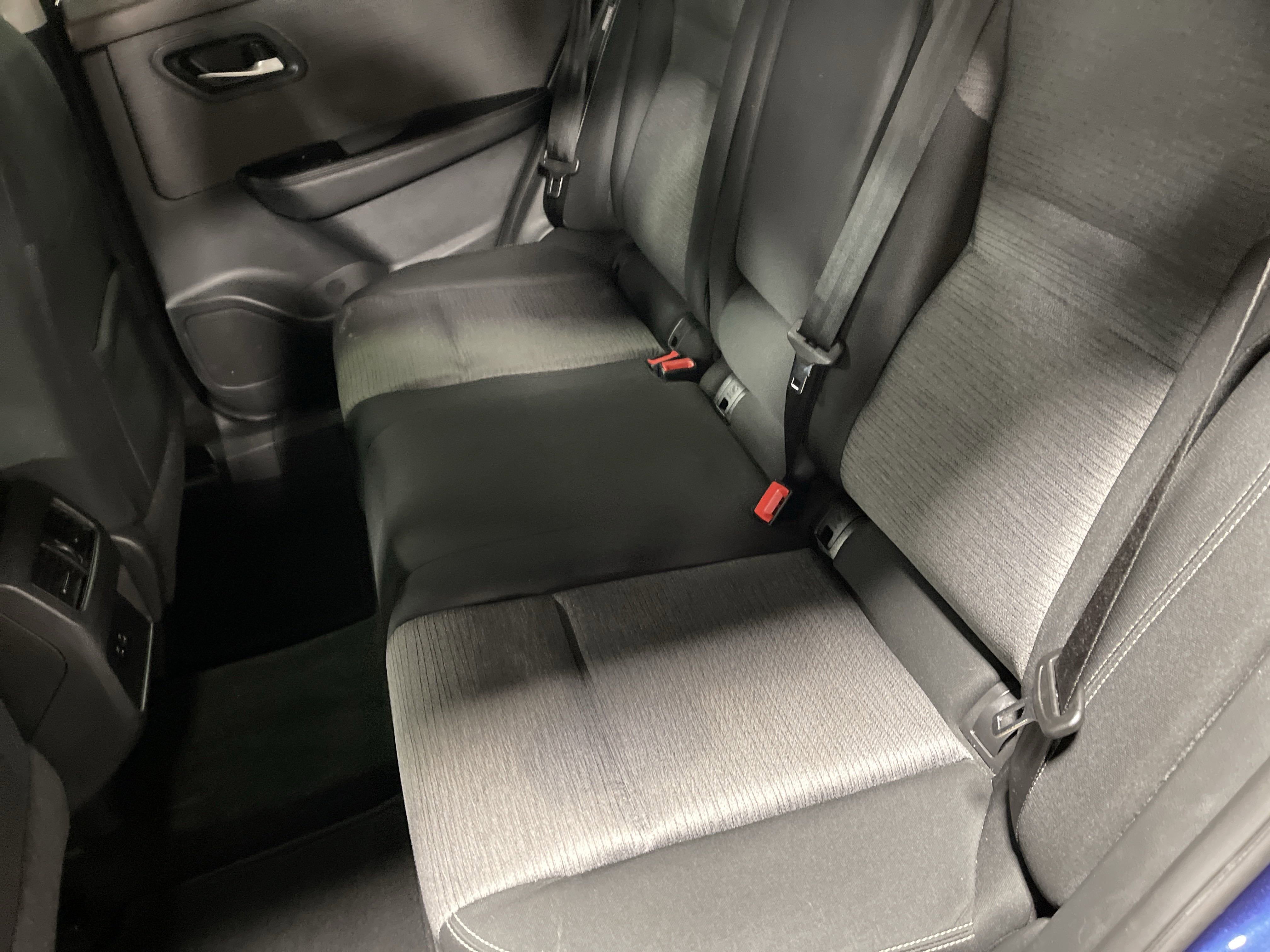 2023 Nissan Rogue SV photo 4